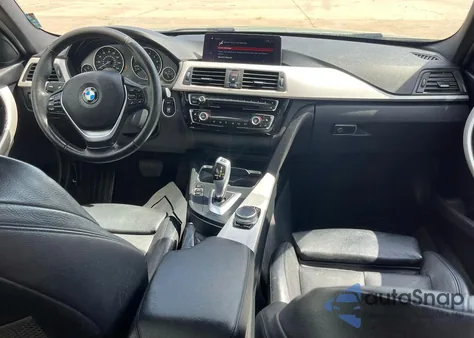 2018 BMW 320 I z USA, uszkodzony, nr VIN WBA8E1G59JNU89642